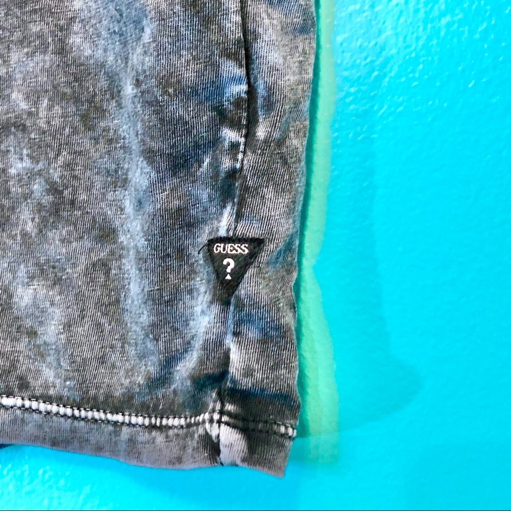 Guess Men’s Acid Wash V-Neck T-Shirt - Picture 7 of 8
